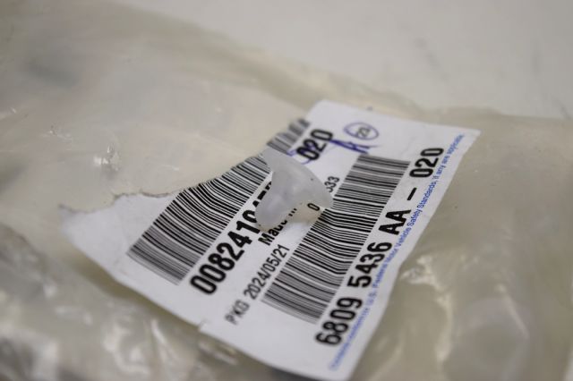 Linea Kelebek Camı Üçgen Kapağı Sabitleme Klipsi 82419455